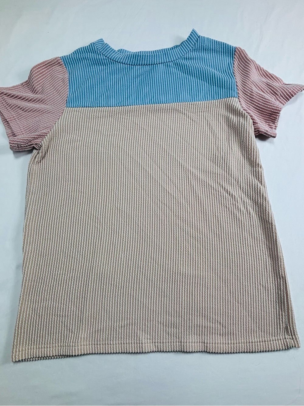 Colorblock Ribbed Knit T‑Shirt — Blue, Beige & Pink W672